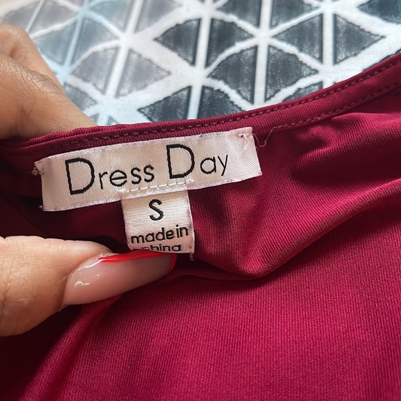 Burgundy dress - Picture 3 of 3